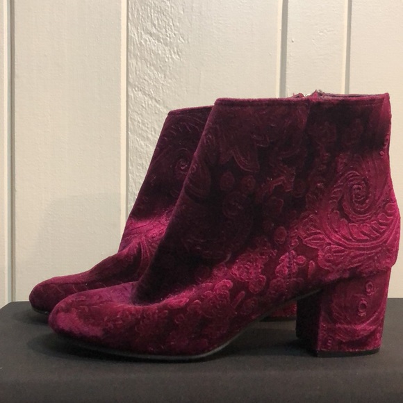 ZigiSoho Ankle Suede Red Booties - Picture 9 of 10